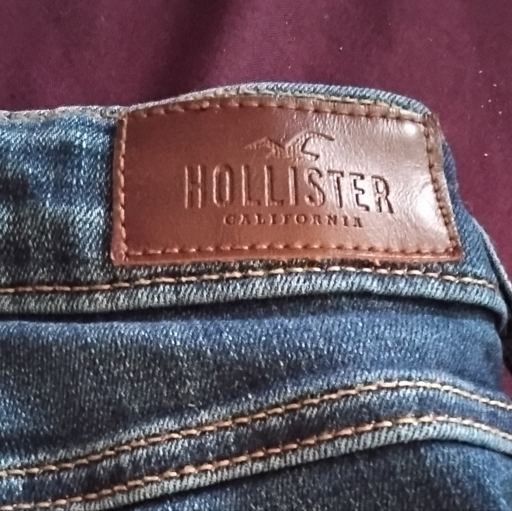 Hollister Distressed Dark Wash Skinny Jeans